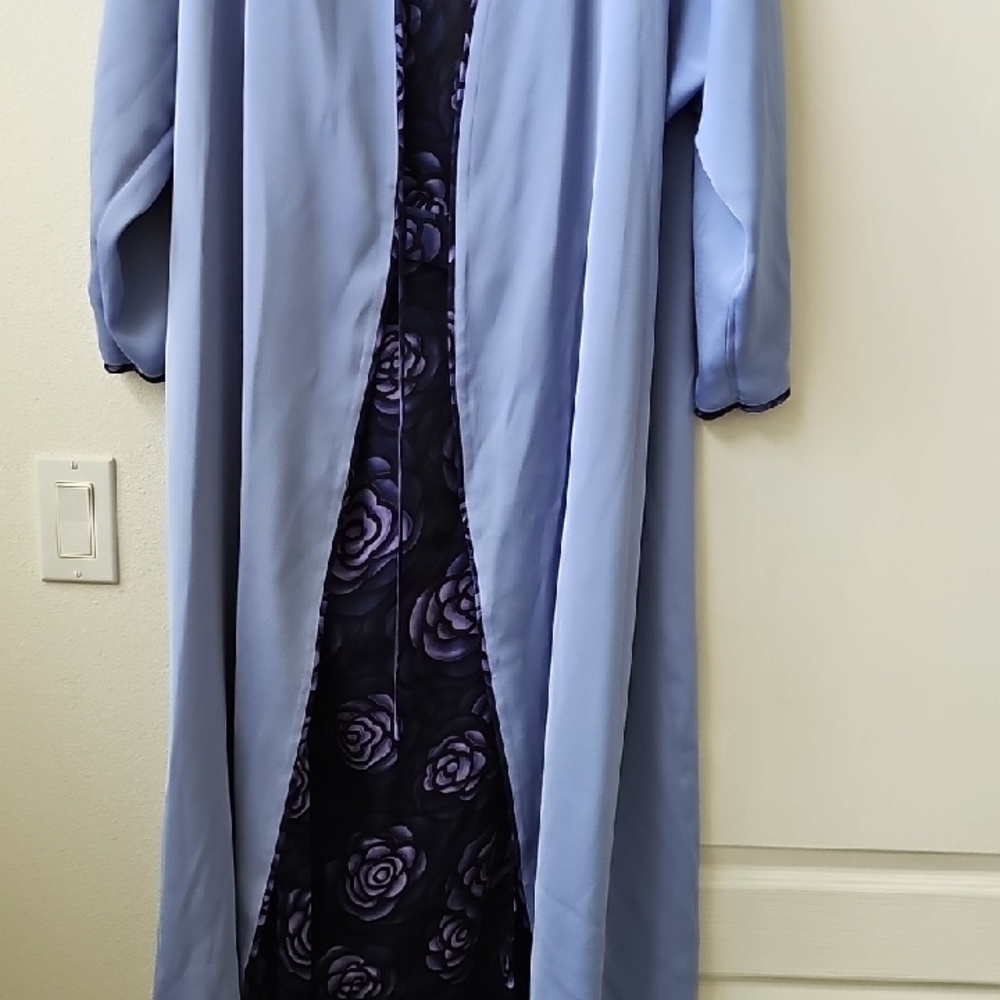 Women's Reversible Robe - Picture 5 of 6